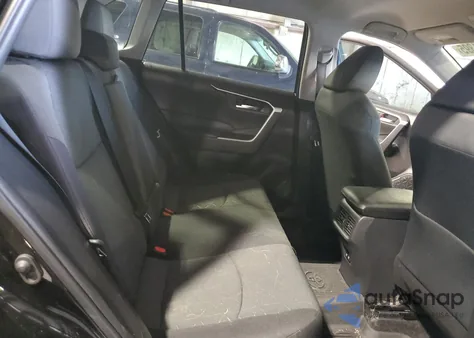 2021 Toyota Rav4 Xle z USA, uszkodzony, nr VIN 2T3P1RFV0MC249999